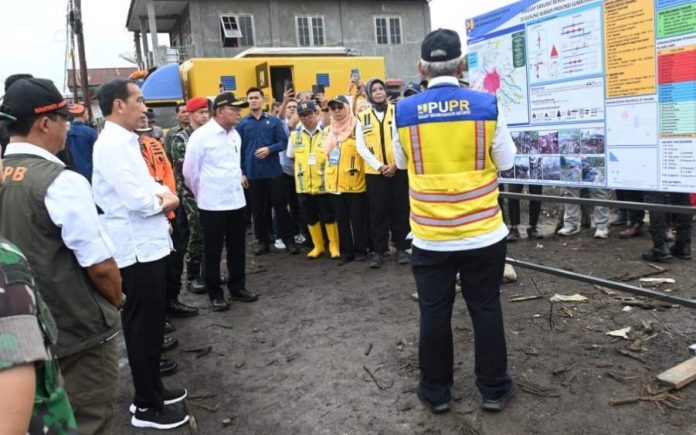 Presiden Jokowi di Sumatera Barat Tinjau Lokasi Bencana Longsor di Sumbar, Presiden Jokowi Minta PUPR Segera Bangun Enam Sabo