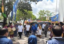 Ratusan Simpatisan Konvoi Dampingi Balon Gubri Edy Natar Kembalikan Formulir ke Tiga Partai Ratusan Simpatisan Konvoi Dampingi Balon Gubri Edy Natar Kembalikan Formulir ke Tiga Partai