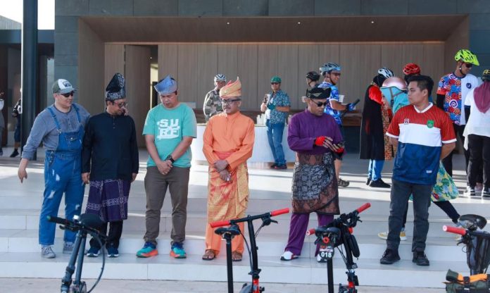 Sekda Jefridin Gowes Bersama Komunitas Pesepeda se-Kota Batam