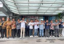 Telkom dan Moratel akan Merdekakan Sinyal di Desa Teluk Bayur Kute Siantan Anambas Telkom dan Moratel akan Merdekakan Sinyal di Desa Teluk Bayur Kute Siantan Anambas