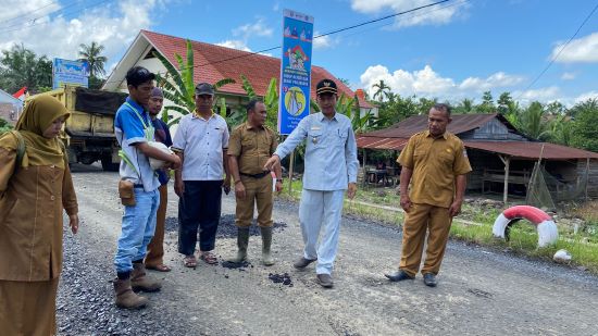 Wabup Risnawanto Pantau Pembangunan Jalan Tempurung-Sumber Agung Tandikek Kinali Wabup Risnawanto Pantau Pembangunan Jalan Tempurung-Sumber Agung Tandikek Kinali