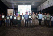 Wali Kota Batam Muhammad Rudi Serahkan Sertifikat Tanah Kampung Tua Tembesi Wali Kota Batam Muhammad Rudi Serahkan Sertifikat Tanah di Kecamatan Sagulung