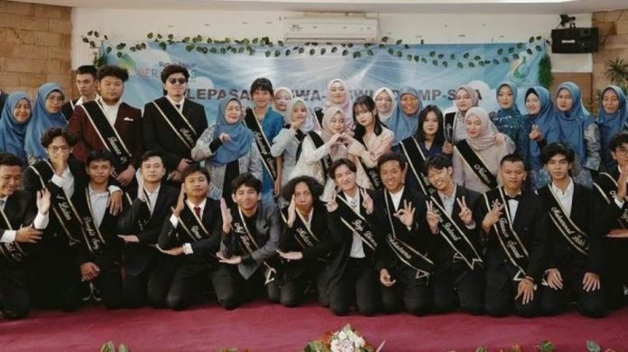 Selebrasi Atta Halilintar Lulus dan Wisuda SMA Setera Paket C