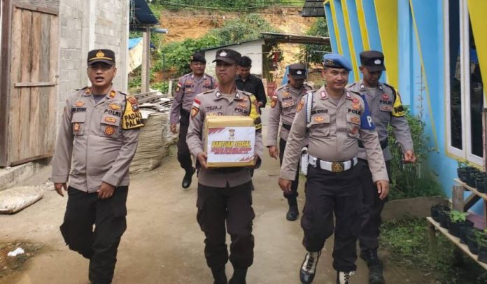 Jumat Berkah Polsek Palmatak