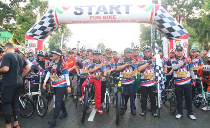 Kapolda Kepri Yan Fitri Buka Fun Bike Hari Bhayangkara Ke-78