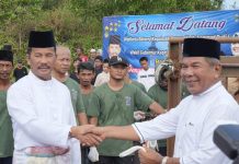Kepala BP Batam dan Ketua Umum PIKORI Serahkan 6 Sapi Super di Masjid Sultan Mahmud Riayat Syah Kepala BP Batam dan Ketua Umum PIKORI Serahkan 6 Sapi Super di Masjid Sultan Mahmud Riayat Syah