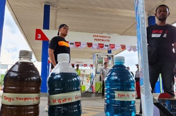penyegelan spbu kda-temuan campuran air dalam bbm SPBU KDA Batam Kota Disegel: Ditemukan Campuran Air dalam BBM Pertamax 92