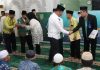 Wali Kota Batam Muhammad Rudi Serahkan Insentif 2024 kepada Tokoh Agama di Kecamatan Nongsa