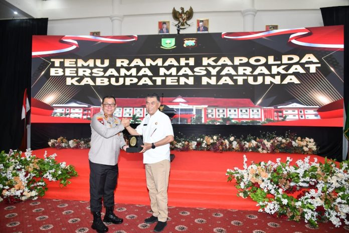 Temu ramah Kapolda Kepri Irjen Pol Drs. Yan Fitri Halimansyah, M.H bersama Bupati Natuna Wan Siswandi Temu ramah Kapolda Kepri Irjen Pol Drs. Yan Fitri Halimansyah, M.H bersama Bupati Natuna Wan Siswandi