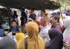 Angkatan Udara: Pahlawan Langit yang Menjaga Kesehatan Masyarakat TNI AU tidak hanya bekerja sendiri dalam menyelenggarakan bakti sosial ini. Mereka juga bekerja sama dengan Pemerintah Daerah (Pemda) Natuna dan Mahasiswa dari Universitas Airlangga (Unair).