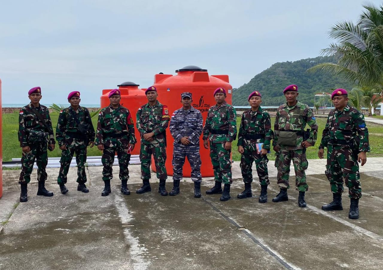 Satgas Marinir Kolakops I/Pasmar 1 mulai mengemban tugas di salah satu Pulau Terluar Republik Indonesia yang berada di Natuna, yaitu Pulau Sekatung.Rabu (17/07/2024)