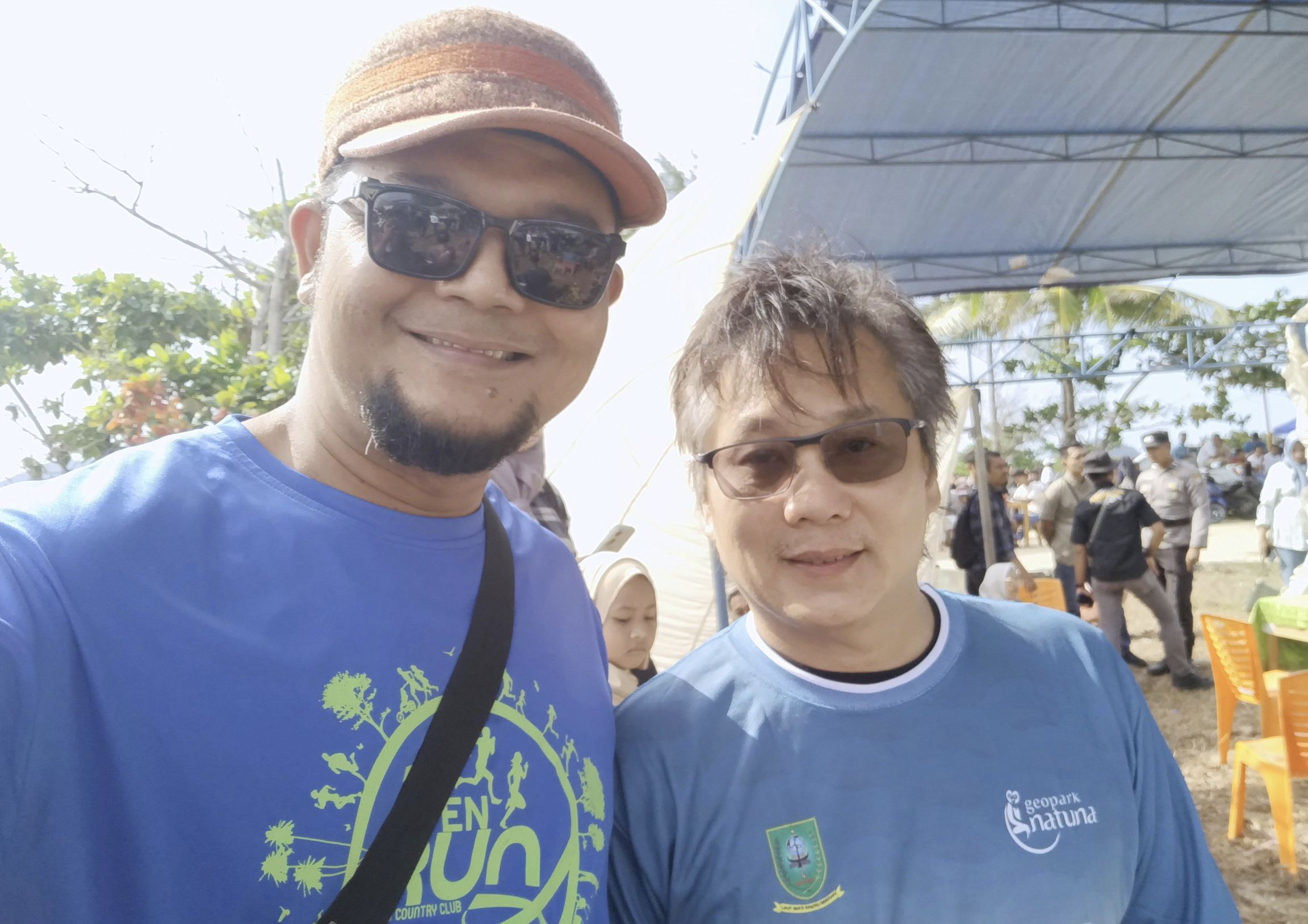 Kevin sukirno foto bersama pengiat sosial pulau natuna