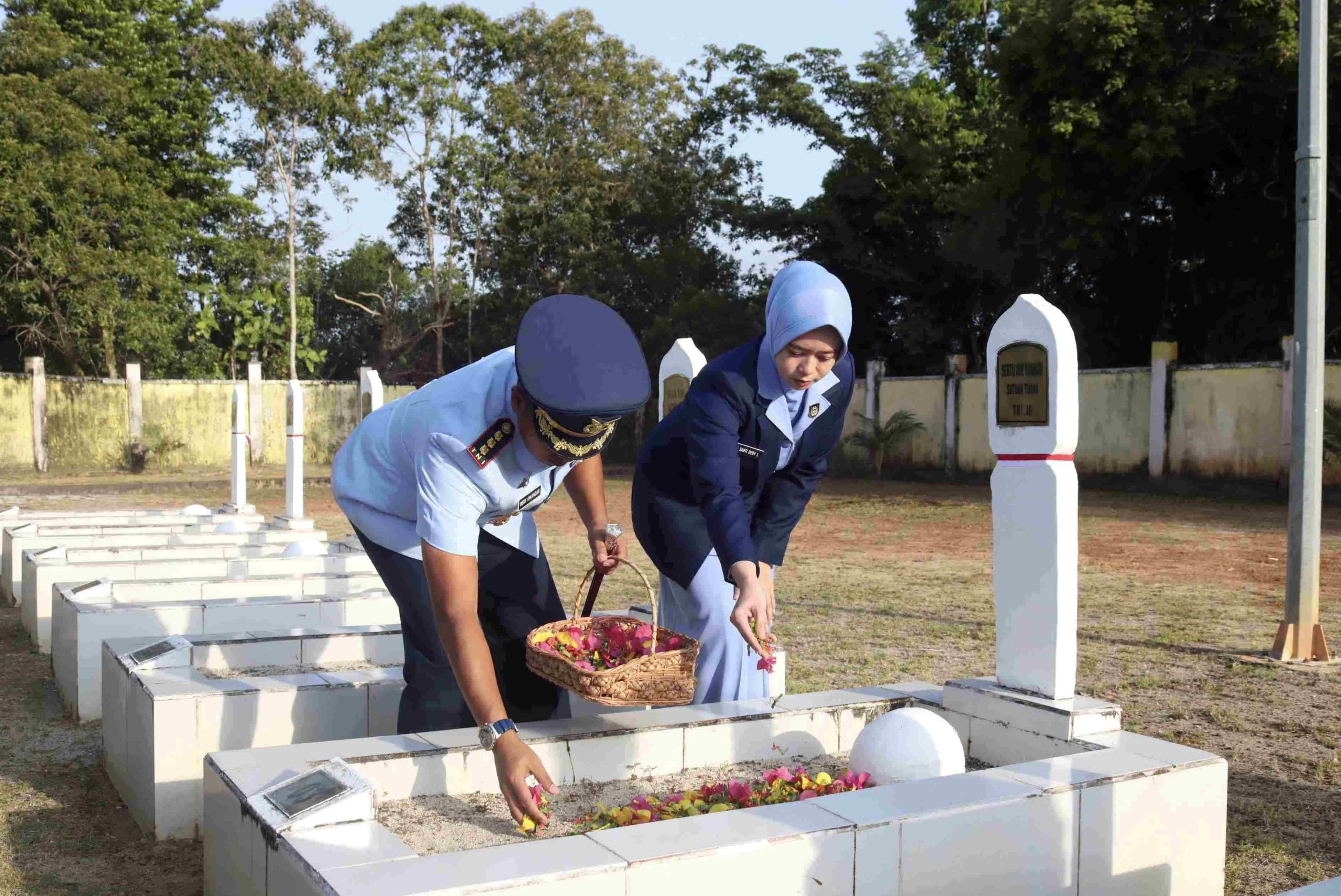 Taman makam pahlawan di Natuna
