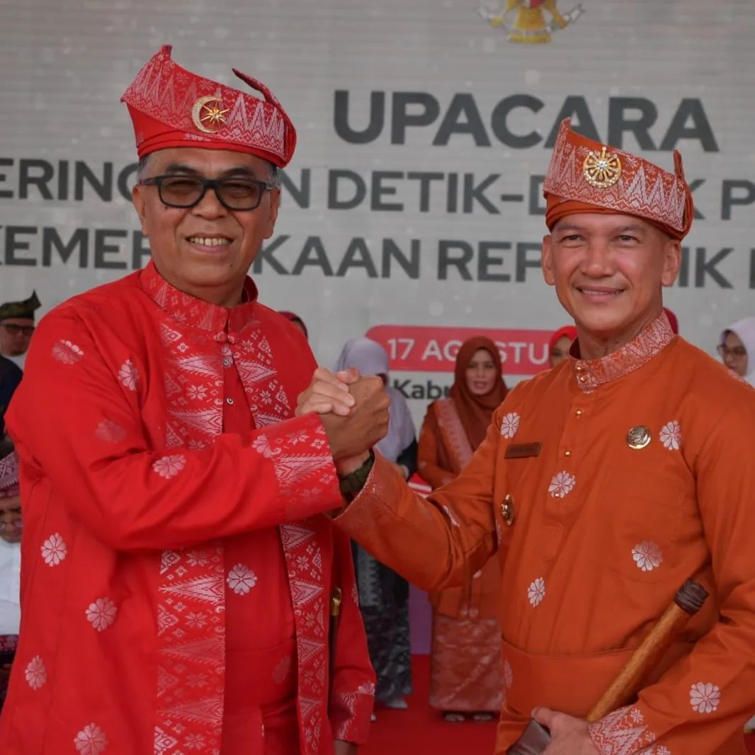 Bupati Natuna Wan Siswandi Bersama Wakil Bupati Rodhial Huda