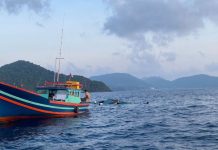 Kapal Motor KM Samarinda Tenggelam di Tarempa: 3 Korban Jiwa, 22 Orang Dirawat Kapal Motor KM Samarinda Tenggelam di Tarempa: 3 Korban Jiwa, 22 Orang Dirawat