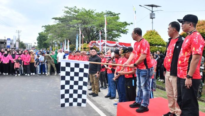 Kapolda Kepri Yan Fitri Gelar Jalan Santai Untuk Masyarakat di Natuna