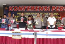 Kapolresta Barelang Kombes Pol Heribertus Apresiasi Tim Resnarkoba Ungkap Sabu 4.054,3 Gram dan 900 Pil Ekstasi Kapolresta Barelang Kombes Pol Heribertus Apresiasi Tim Resnarkoba Ungkap Sabu