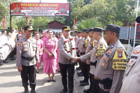 Kapolresta Barelang Kunjungi Polsek Sekupang dan Polsek Kawasan Pelabuhan Batam Kapolresta Barelang Kunjungi Polsek Sekupang dan Polsek Kawasan Pelabuhan Batam