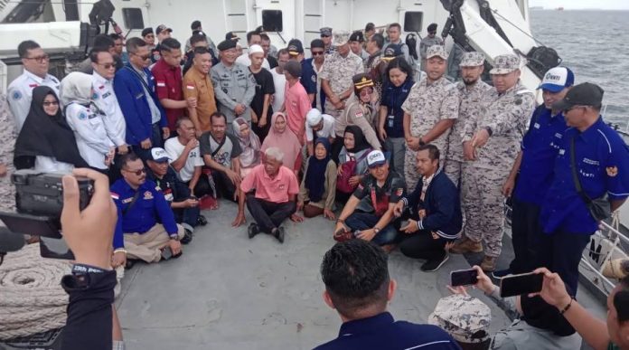 Kerjasama TNI, Polri dan Pihak Terkait, Berhasil Fasilitasi Pemulangan 16 Nelayan dari Tahanan Malaysia Kerjasama TNI, Polri dan Pihak Terkait, Berhasil Fasilitasi Pemulangan 16 Nelayan dari Tahanan Malaysia