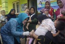 Ketua TP-PKK Titi Hamsuardi Pasbar Pantau Pelaksanaan PIN Polio di Kecamatan Kinali Ketua TP-PKK Titi Hamsuardi Pasbar Pantau Pelaksanaan PIN Polio di Kecamatan Kinali