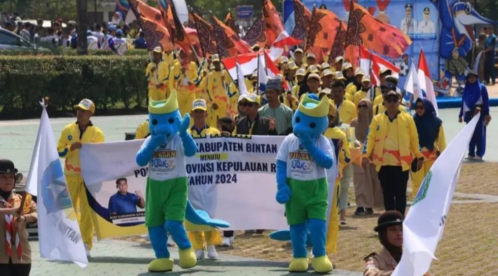 Kontingen Bintan Tampil Percaya Diri Saat Defile Pembukaan Popda IX Kepri
