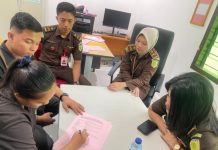 Polres Anambas Serahkan Tersangka Kasus Pembunuhan Bayi ke Kejaksaan Natuna Polres Anambas Serahkan Tersangka Kasus Pembunuhan Bayi ke Kejaksaan Natuna