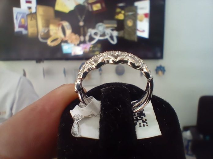 Harga Emas Hari Ini Stabil di Batam: Harga Buyback Naik Rp 7.000 per Gram