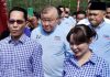 Amsakar Achmad-Li Claudia Chandra Bersama 11 Partai Daftar ke KPU Batam Amsakar Achmad-Li Claudia Chandra Bersama 11 Partai Daftar ke