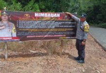 Cegah Kebakaran, Bhabinkamtibmas Desa Kelong Bintan Pasang Spanduk Karhutla Bhabinkamtibmas Desa Kelong Bintan Pasang Spanduk Karhutla