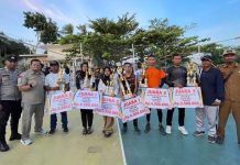 Tim Putri Mabes A dan Tim Putra Seven Star Juara Turnamen Bola Voli Desa Air Glubi Bintan Pesisir Desa Air Glubi