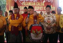 Firmansyah-Ery Daftar Awal ke KPU Naik Vespa: Optimis Raih Suara Terbanyak Pilkada Karimun