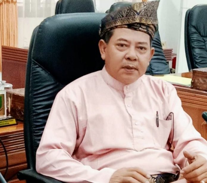Dardani Ketua Ikatan Keluarga Besar Bunguran Barat (IKBB) Natuna Dardani Ketua Ikatan Keluarga Besar Bunguran Barat (IKBB) Natuna