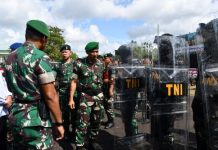 Kasrem 033/WP Pimpin Apel Gelar Pasukan untuk Pengamanan Pilkada Serentak 2024 Kasrem 033/WP, Kolonel Inf I Ketut Mertha Gunarda, memimpin apel gelar pasukan Operasi Pengamanan Pilkada Serentak 2024