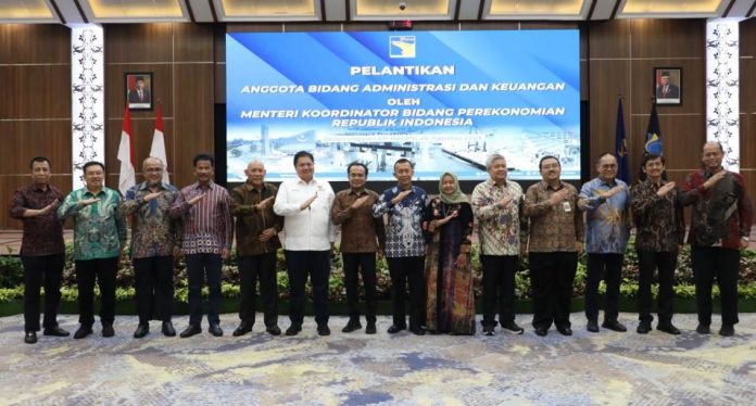 Menko Airlangga Lantik Dr. Alexander Anggota Bidang Administrasi dan Keuangan BP Batam Menko Airlangga Lantik Dr. Alexander Anggota Bidang Administrasi dan Keuangan BP Batam
