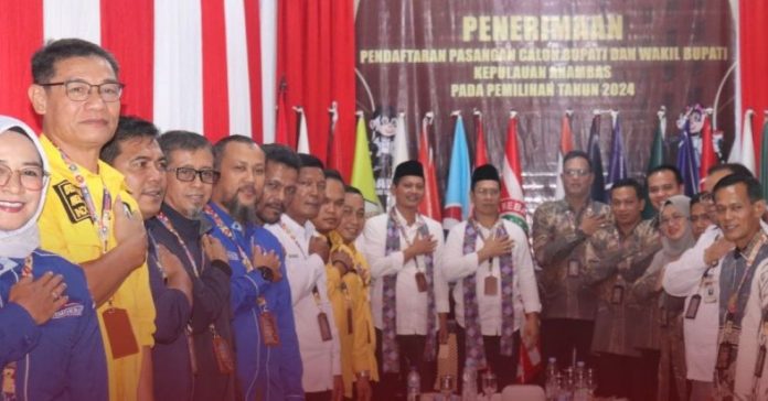 Paslon Aneng-Raja Bayu Daftar ke KPU Anambas