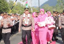 Tradisi Pedang Pora Iringi Lepas dan Sambut Kapolres Lingga AKBP Apri Fajar Hermanto