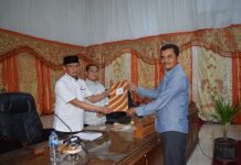 Wabup Pasbar Jawab Tanggapan Fraksi DPRD Terhadap KUPA dan Perubahan PPAS 2024 Wabup Pasbar Jawab Tanggapan Fraksi DPRD Terhadap KUPA dan Perubahan PPAS 2024