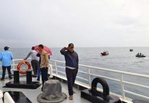 Natuna, Mutiara Utara Terlupakan, Kisah Nelayan di Tengah Pusaran Geopolitik dan Ekonomi Biru Badan Keamanan Laut (Bakamla) RI menyerahkan delapan nelayan yang sempat ditahan otoritas keamanan Malaysia kepada Pemerintah Kabupaten Natuna, Kepulauan Riau pada Minggu pagi, 11 Agustus 2024. Serah terima para nelayan itu dilakukan di atas kapal patroli Bakamla KN Tanjung Datu 301 yang bersandar di Pelabuhan TNI AL Selat Lampa.