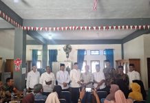 Bupati Pasaman Sabar AS serahkan Bantuan Lansung Tunai (BLT) di Nagari Koto Kaciak.