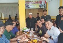 Bupati Wan Siswandi Jalin Keakraban dengan Insan Pers Usai Pelantikan DPRD Natuna Bupati Wan Siswandi bersama, insan pers natuna diskusi ringan di kedai kepiting tumpah