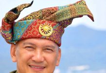 Rodhial Huda Sang Maestro Pantun Natuna Cairkan Suasana di Setiap Acara Rodhial Huda