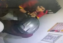 CCTV Dua Pria Gasak Uang Swalayan Alfamart di Kawasan Sagulung Batam Kawanan Perampok Gasak Uang Swalayan Alfamart di Kawasan