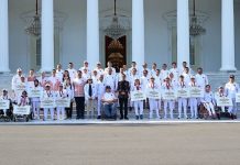 Presiden Jokowi Serahkan Bonus ke Semua Atlet Paralimpiade Paris 2024, Emas dapat Rp 6 Miliar Presiden Jokowi Serahkan Bonus ke Semua Atlet Paralimpiade Paris 2024