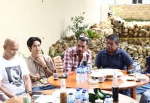 Secangkir Kopi di Bawah Pohon Rindang Kapolres Lingga Jamu Insan Pers Dabo Singkep Secangkir Kopi di Bawah Pohon Rindang Kapolres Lingga Jamu Insan Pers Dabo Singkep