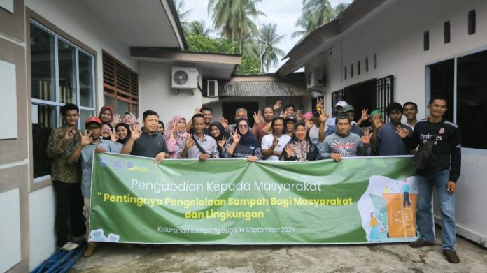 Tim Pengabdian Kampus UMRAH Sosialiasi Pengolahan Sampah
