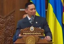 AHY Raih Gelar Doktor Universitas Airlangga dengan Predikat Cumlaude AHY Raih Gelar Doktor Universitas Airlangga dengan Predikat Cumlaude