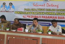 Sekda Pasaman Barat Salurkan 45 Unit Bantuan Gempa Rusak Sedang di Nagari Kajai