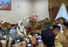 Plt Bupati Pasbar Sambut Kedatangan Warga Asal Pasbar yang Dievakuasi dari Lebanon