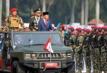 HUT TNI Ke-79, Jokowi Dorong TNI Kolaborasi dengan Iptek Perguruan Tinggi HUT TNI Ke-79, Jokowi Dorong TNI Kolaborasi dengan Iptek Perguruan Tinggi