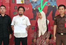 Polisi Jelaskan Knologis Guru SD Supriyani Dipenjara, PGRI Konawe dan Netizen Bergerak Senyum Penyidik dan Jaksa Saat akan Menahan Guru SD Supriyani